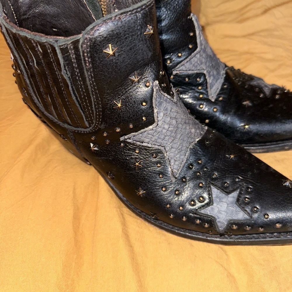 Comes with box. 9 1/2